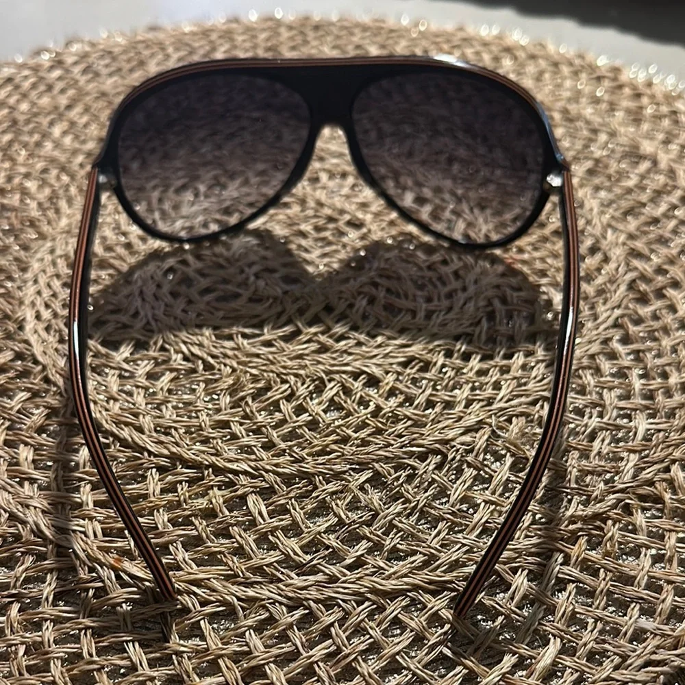 Boss Orange Stylish Black Sunglasses made in Italy - Picture 3 of 3